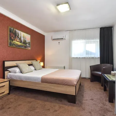 Venus Hotel 3*